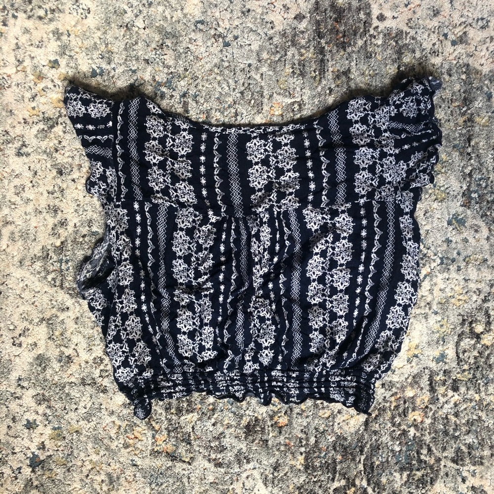 Blue and White Floral Print Ruffle Sleeve Crop Top - Picture 3 of 3